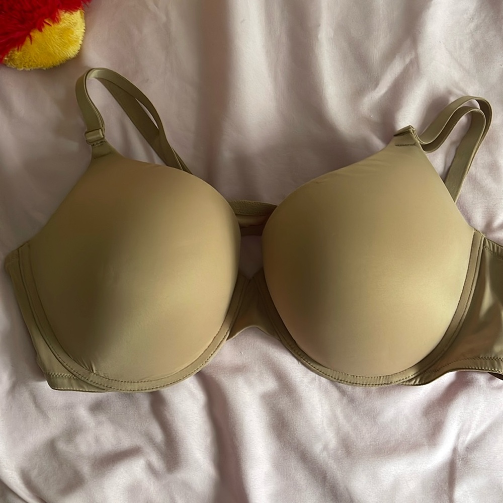 Victoria’s Secret nude bra